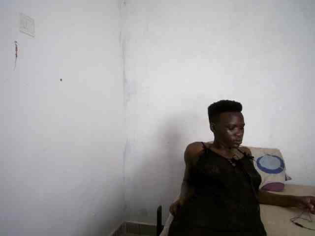 Prettieme12 webcam
