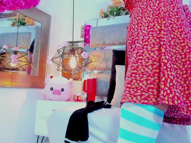 Realdoncella live cam on BongaCams