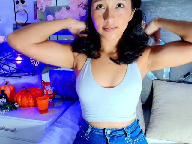 Realdoncella live cam on BongaCams
