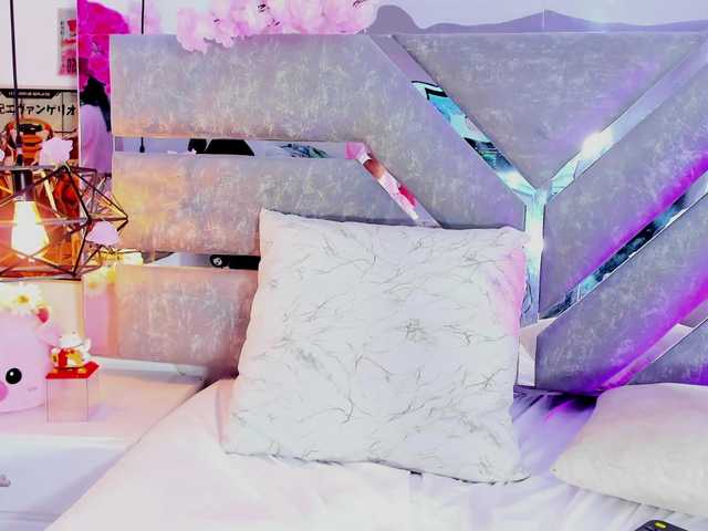 Realdoncella live cam on BongaCams