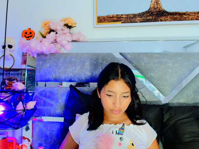 Realdoncella live cam on BongaCams