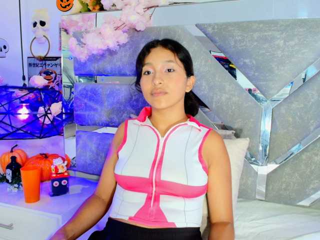 Realdoncella live cam on BongaCams