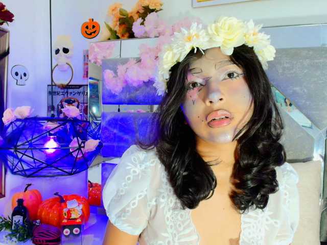 Realdoncella live cam on BongaCams