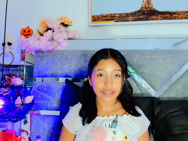 Realdoncella live cam on BongaCams