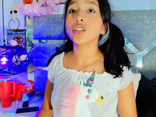Realdoncella live cam on BongaCams