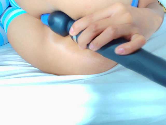Realdoncella live cam on BongaCams