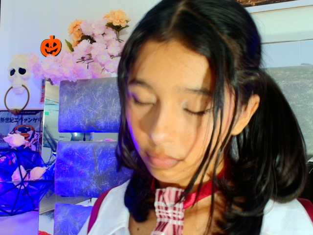 Realdoncella live cam preview