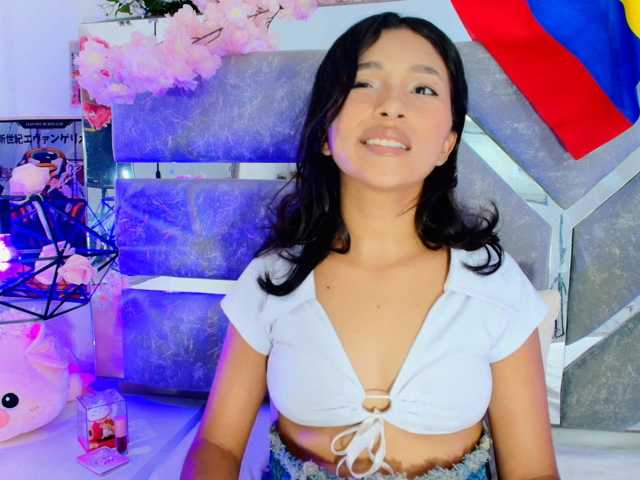 Realdoncella live cam on BongaCams