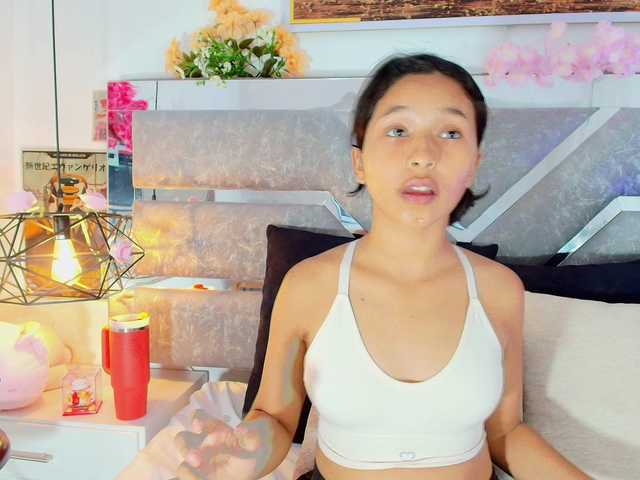 Realdoncella live cam on BongaCams