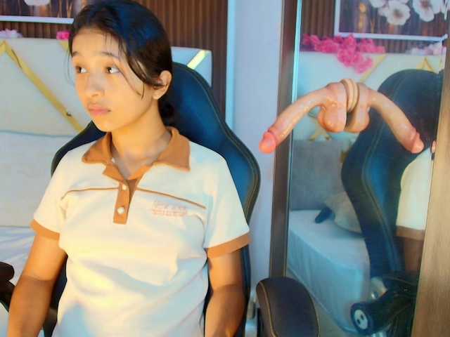 Realdoncella live cam on BongaCams
