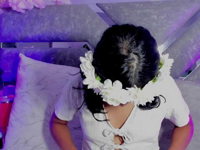 Realdoncella live cam on BongaCams
