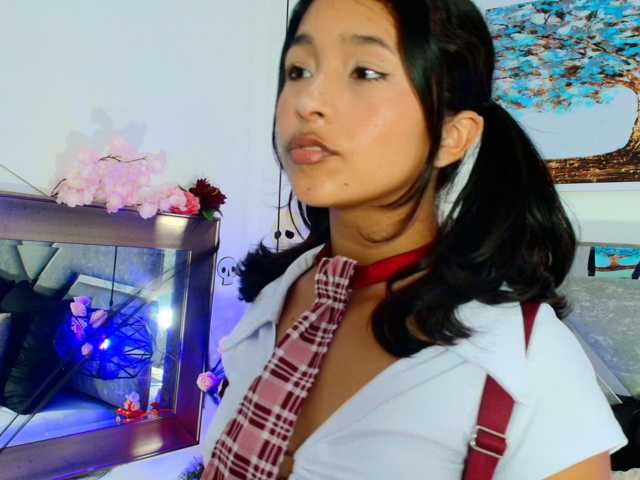 Realdoncella live cam preview