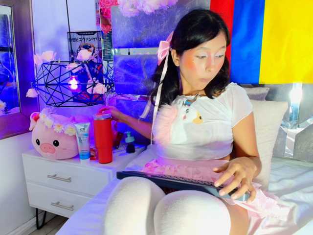Realdoncella live cam on BongaCams