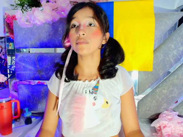 Realdoncella live cam on BongaCams