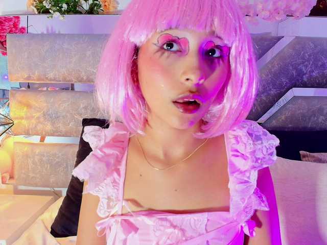 Realdoncella live cam on BongaCams