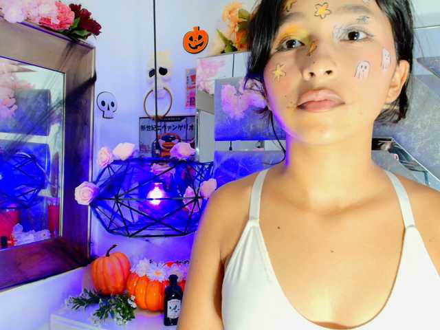Realdoncella live cam on BongaCams