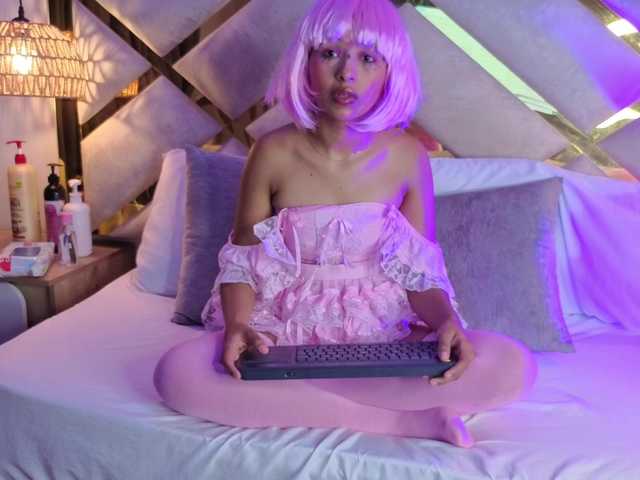 Realdoncella live cam on BongaCams