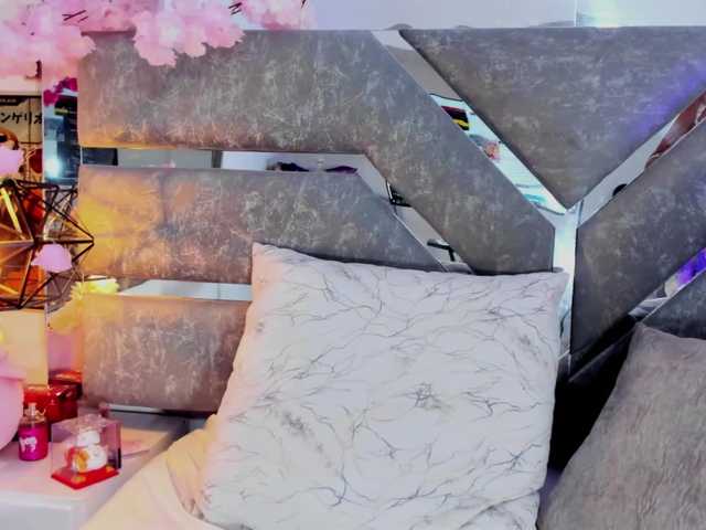 Realdoncella live cam on BongaCams