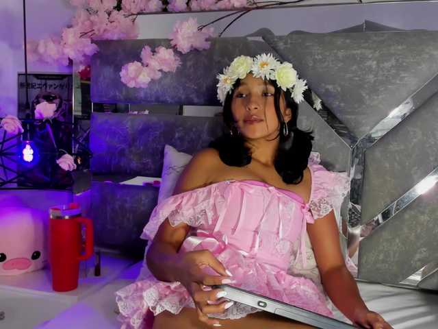 Realdoncella live cam preview