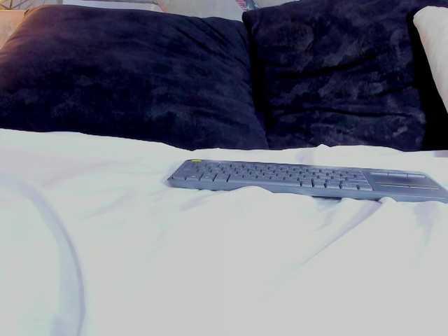 Realdoncella live cam on BongaCams