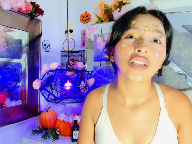 Realdoncella live cam on BongaCams
