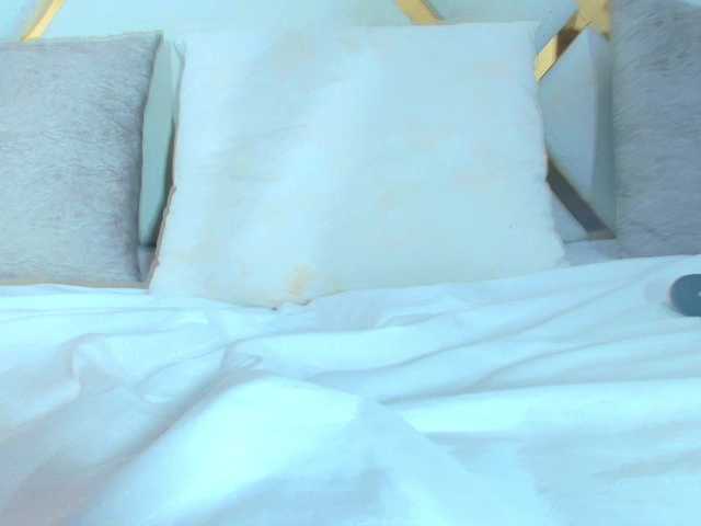 Realdoncella live cam on BongaCams