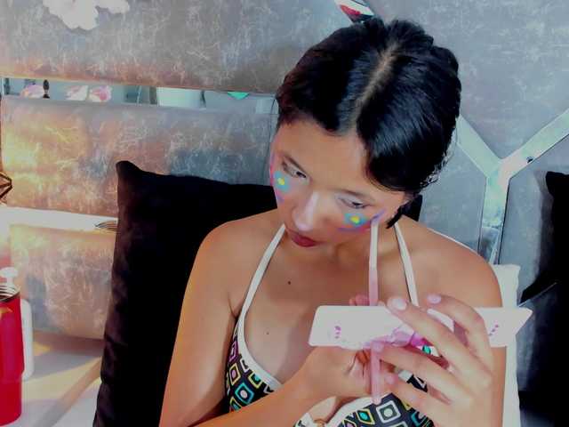 Realdoncella live cam on BongaCams