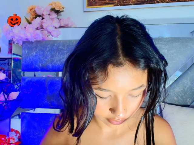 Realdoncella live cam on BongaCams