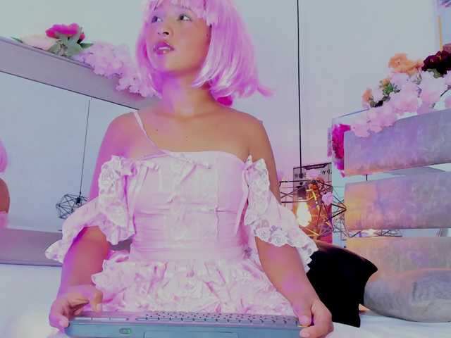 Realdoncella live cam on BongaCams