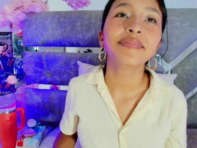 Realdoncella live cam on BongaCams
