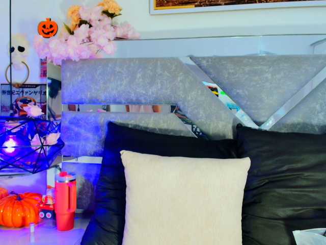 Realdoncella live cam on BongaCams