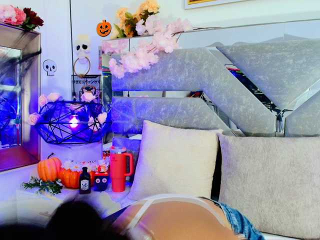 Realdoncella live cam on BongaCams