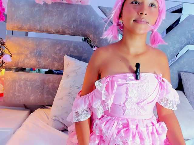 Realdoncella live cam on BongaCams