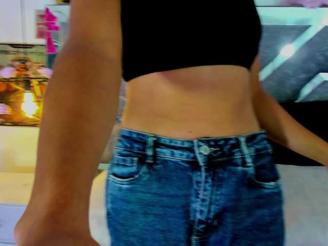 Realdoncella live cam on BongaCams