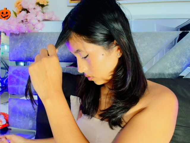 Realdoncella live cam on BongaCams