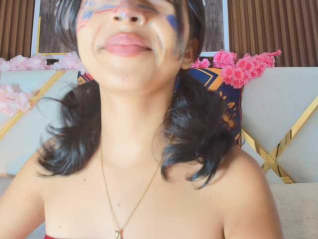 Realdoncella live cam on BongaCams
