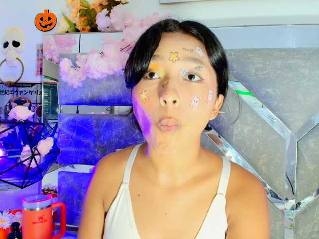 Realdoncella live cam on BongaCams