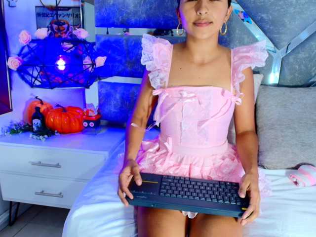 Realdoncella live cam on BongaCams
