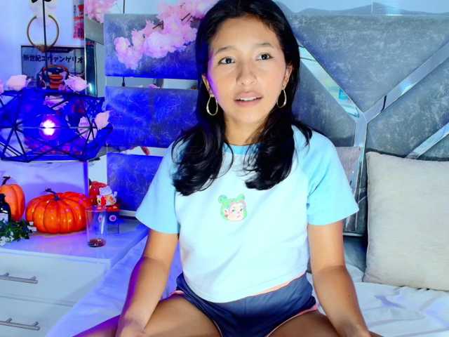 Realdoncella live cam on BongaCams