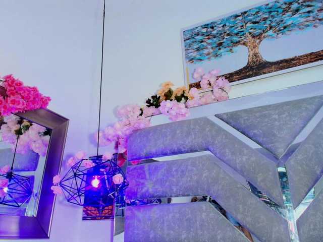 Realdoncella live cam on BongaCams