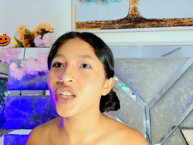 Realdoncella live cam on BongaCams