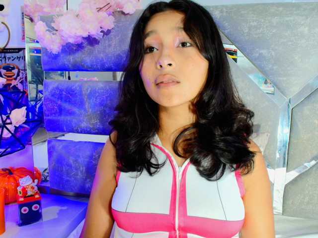 Realdoncella live cam on BongaCams
