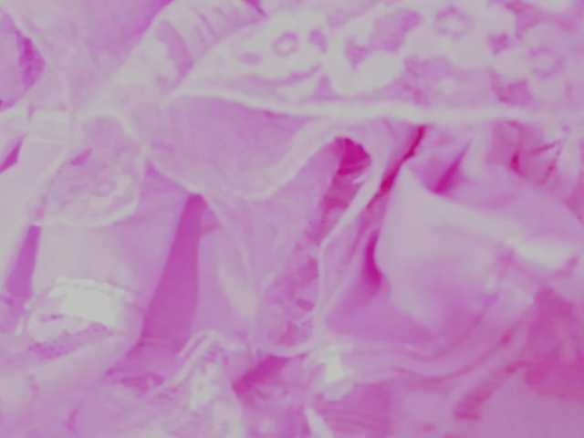 Realdoncella live cam on BongaCams