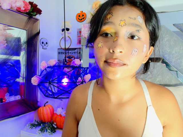 Realdoncella live cam on BongaCams