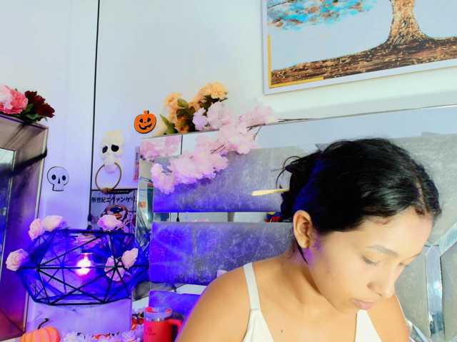 Realdoncella live cam on BongaCams