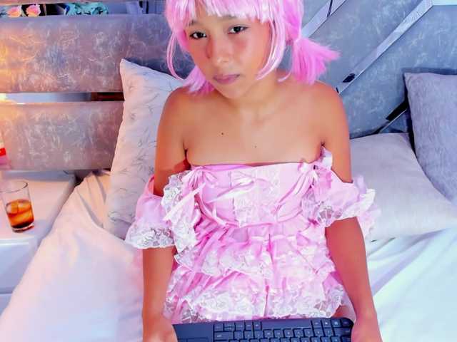 Realdoncella live cam on BongaCams