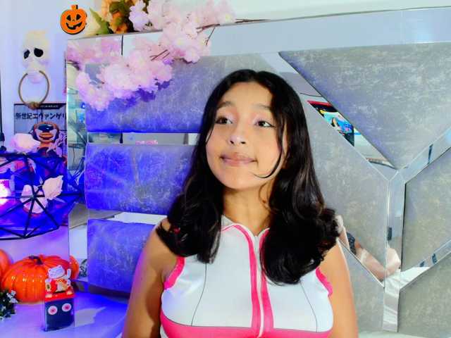 Realdoncella live cam on BongaCams