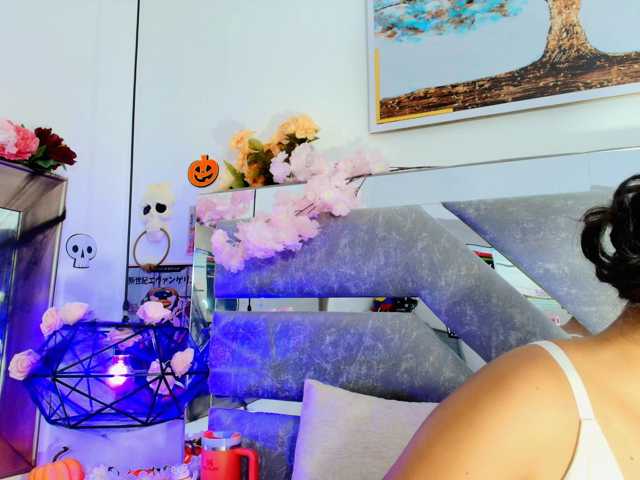 Realdoncella live cam on BongaCams