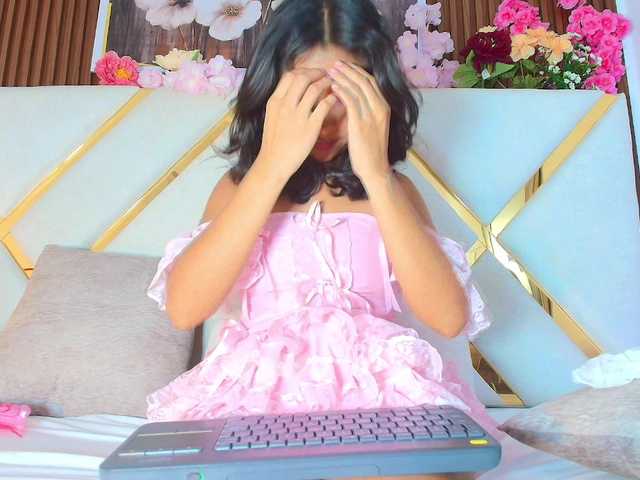Realdoncella live cam on BongaCams