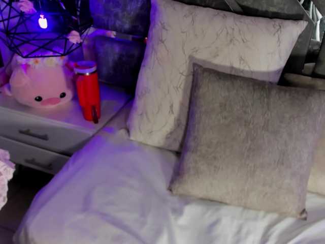 Realdoncella live cam on BongaCams